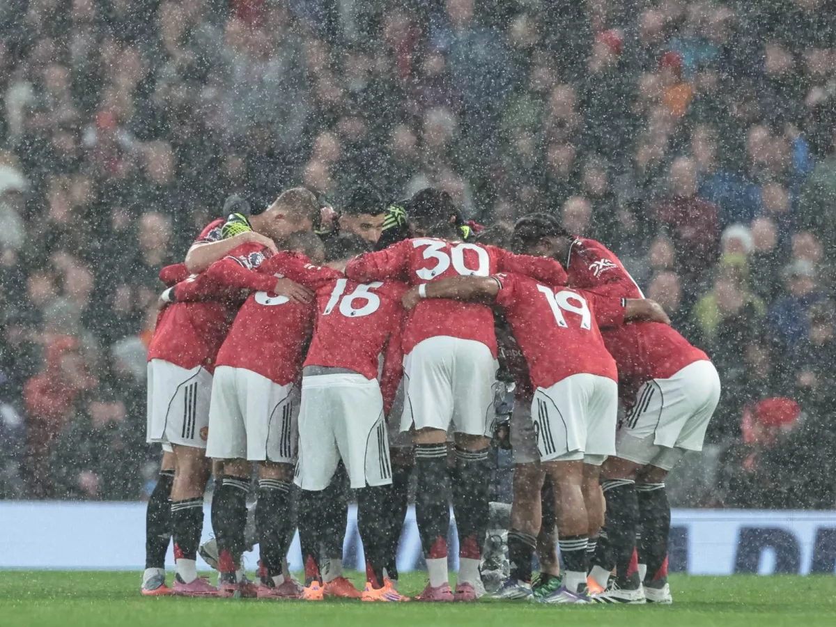 Manchester Yunayted uch futbolchi bilan xayrlashadi