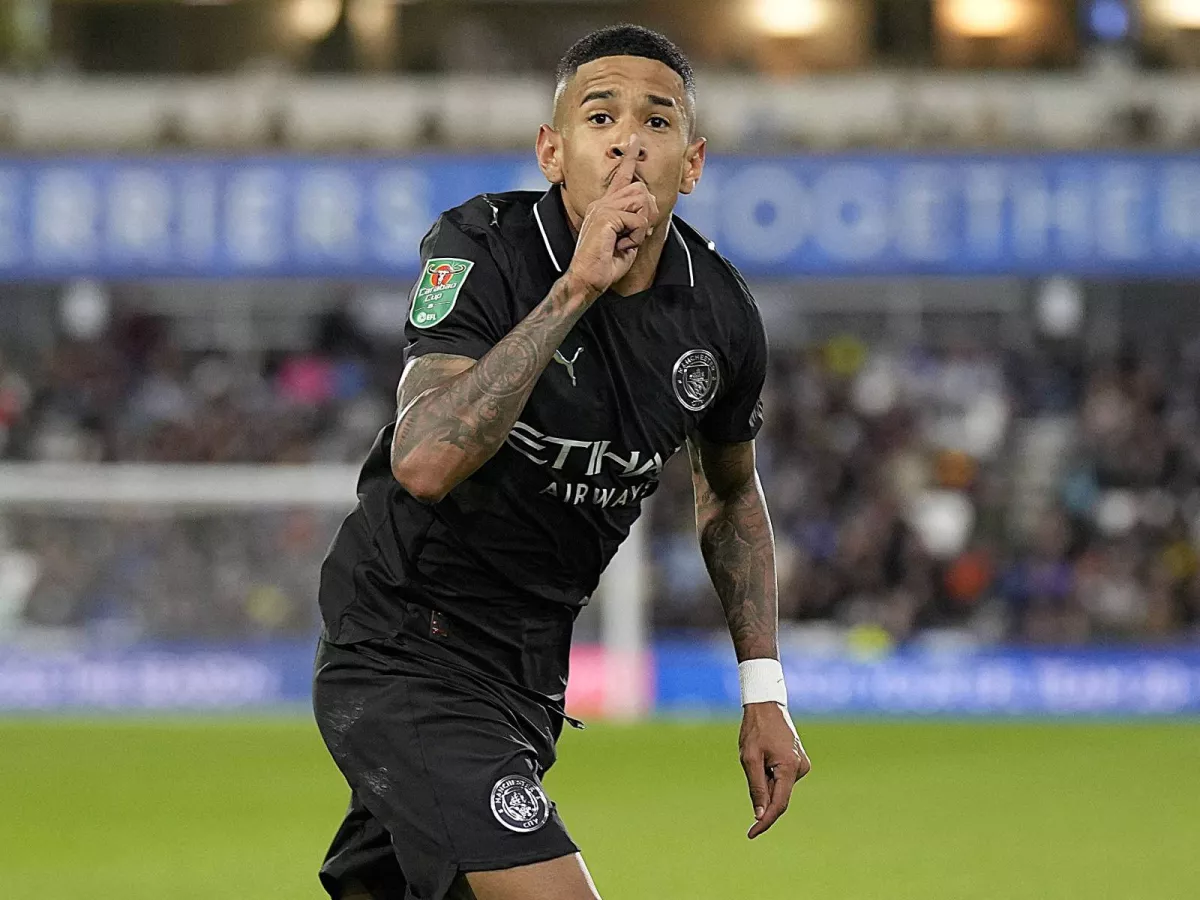 Manchester Siti Savioni yangi shartnoma bilan saqlaydi