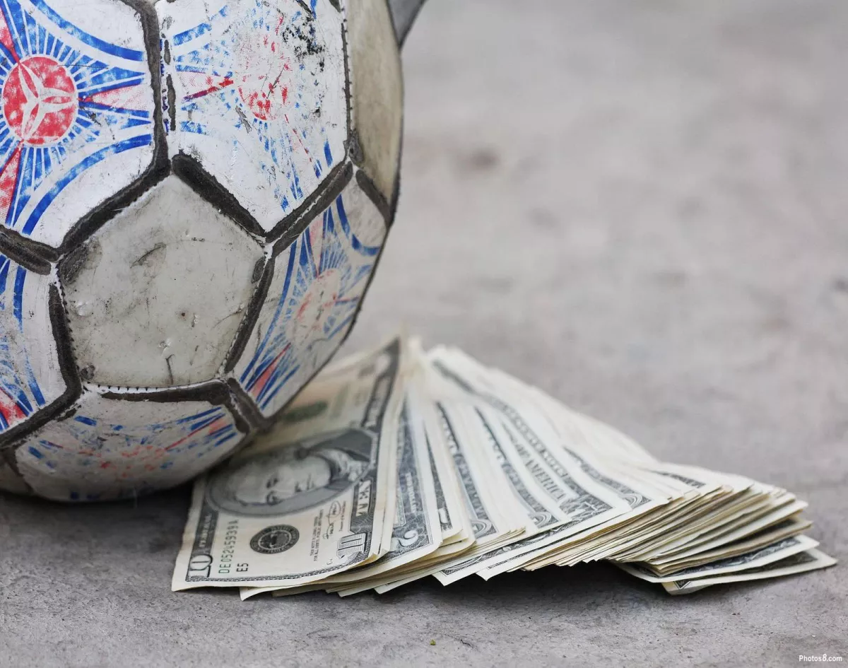 Andrey Mox Ispaniya futbol maoshlarini ochiq qildi